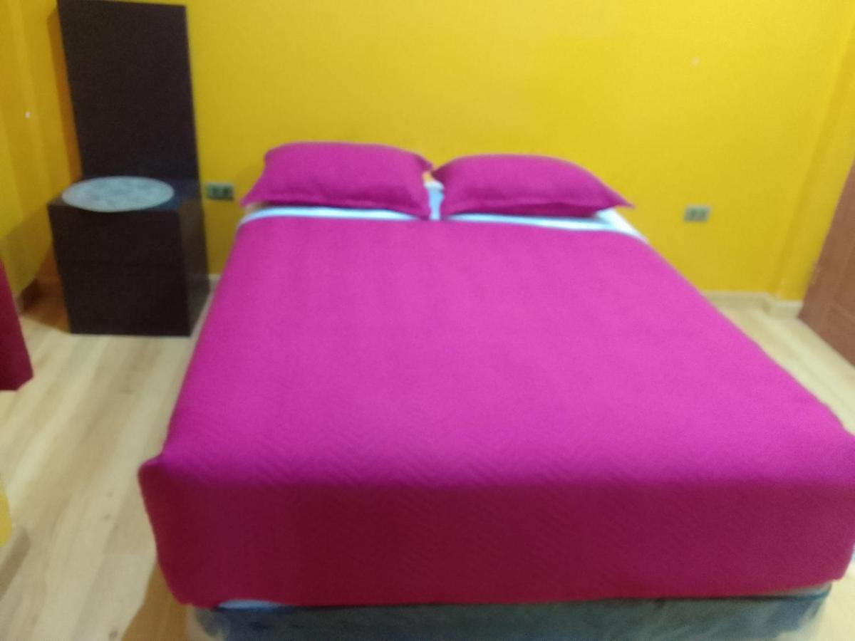 Hostal Sin Fronteras Уюні Екстер'єр фото