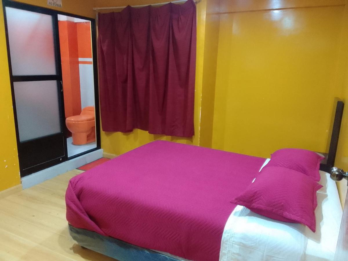 Hostal Sin Fronteras Уюні Екстер'єр фото